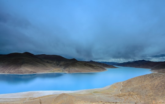 lake and landscape long exposure photography in Yamzho Yumco China