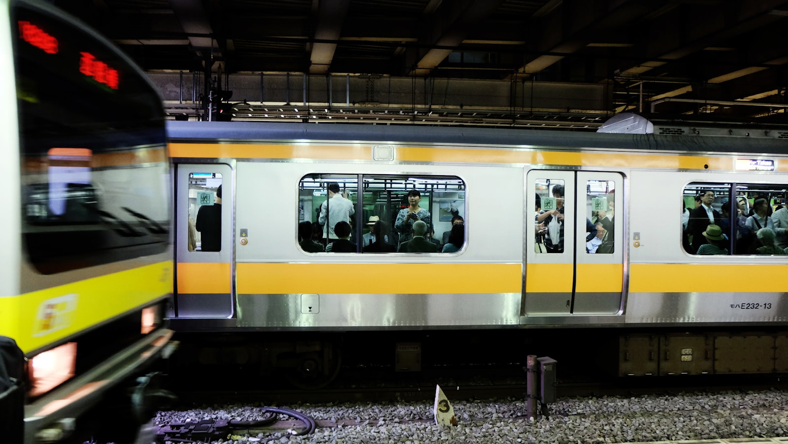 Fujifilm X-M1 sample photo. Train station photography