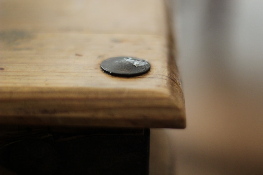 brown wooden surface close-up photography