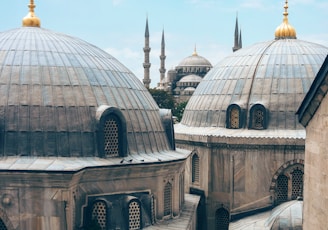 photography of mosque buildings