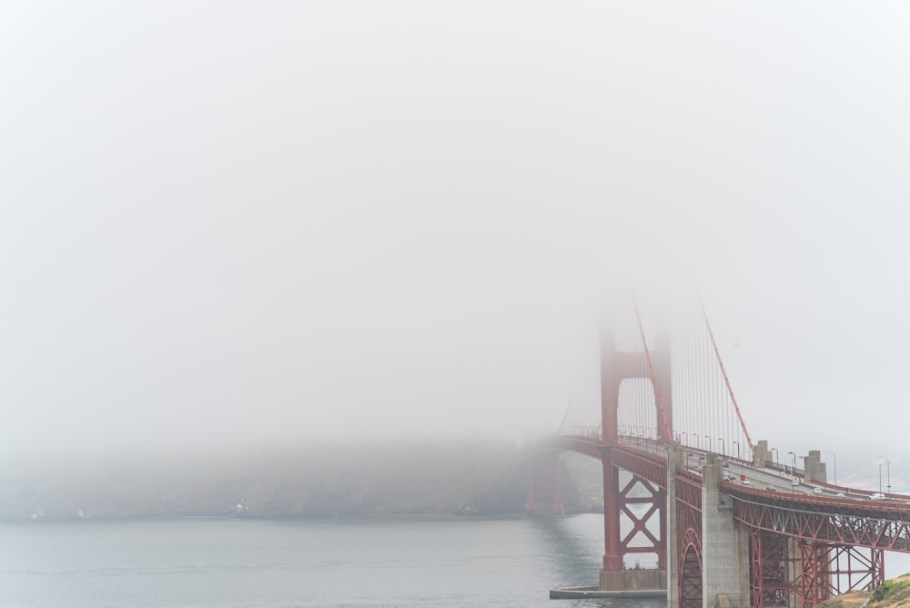 Fotografia con messa a fuoco selettiva del Golden Gate Bridge