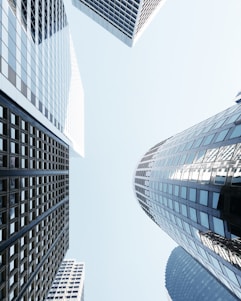 worms eye view of skyscraper