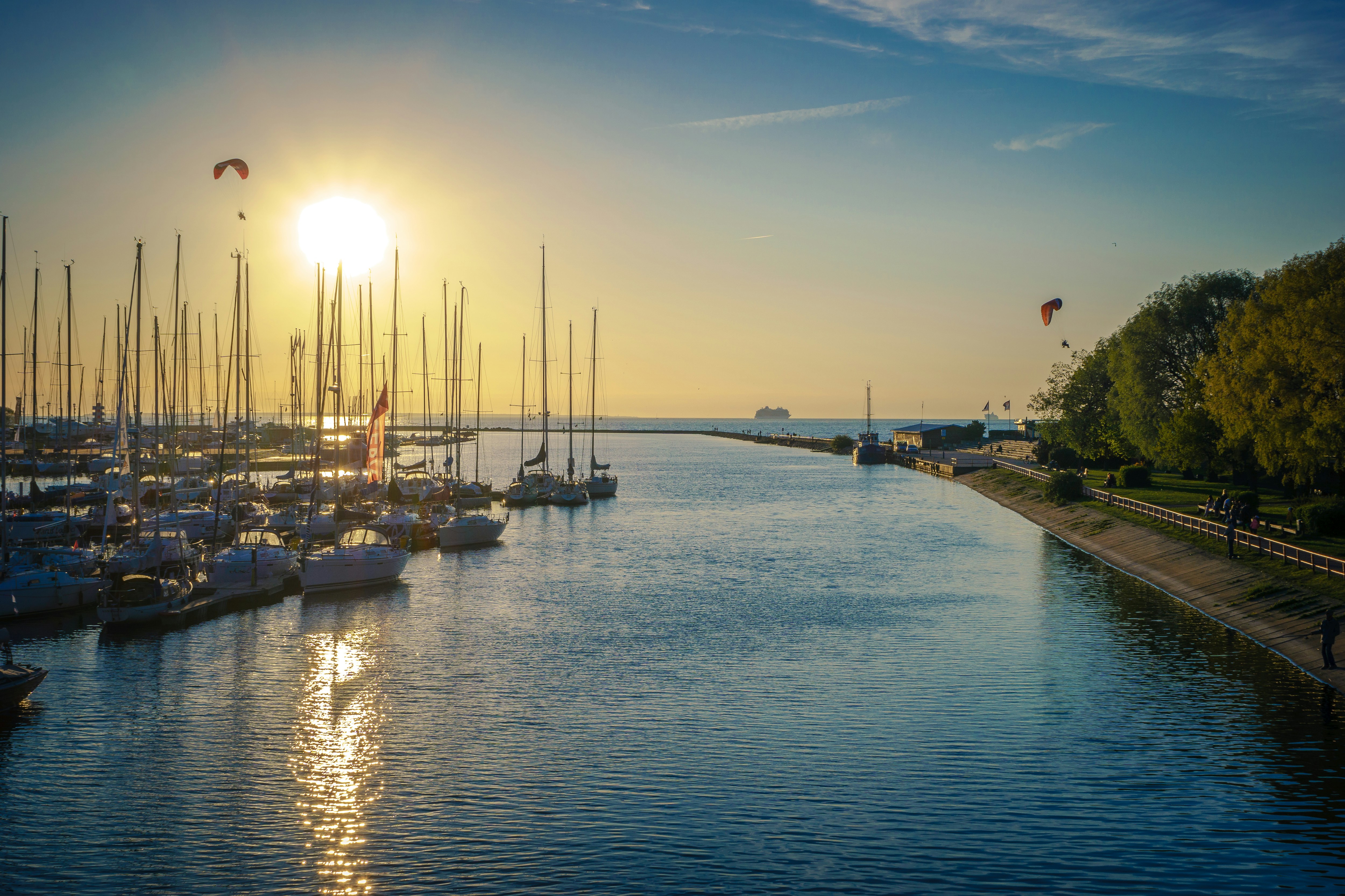 Free Unsplash photo from Maksim Kozlov