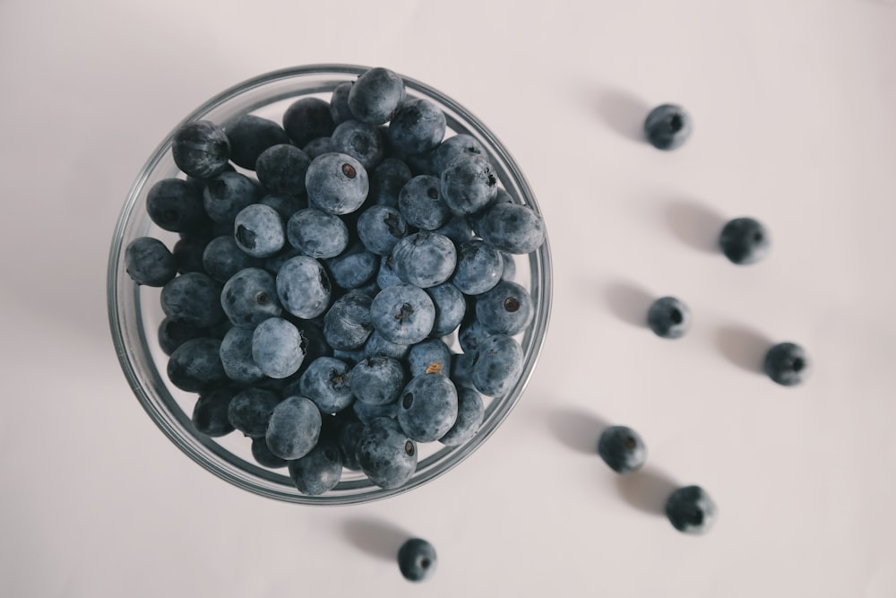 Flachfokusfotografie von Heidelbeeren