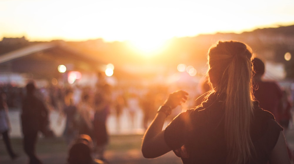 foto silhouette di donna