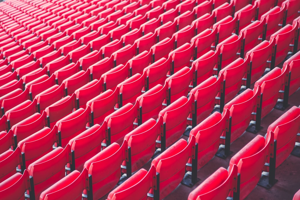 Chaises de théâtre rouges