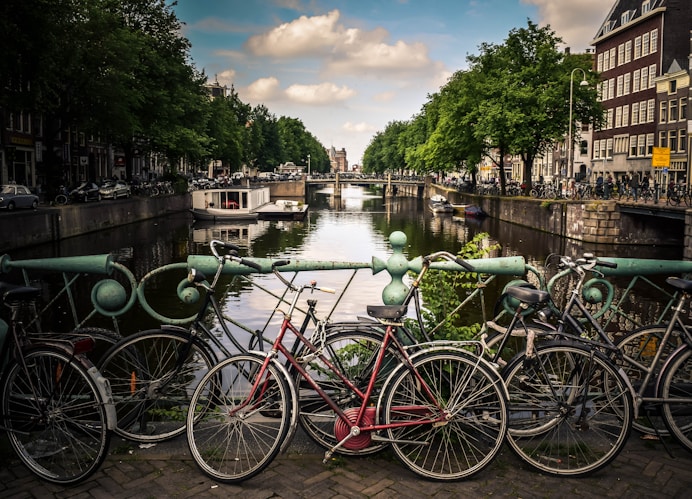Amsterdam canels, with bikes 