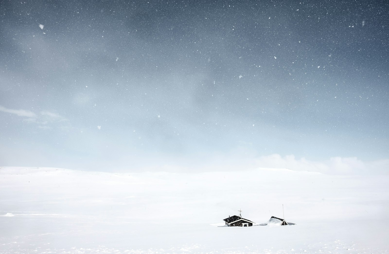 سحب رعدية فوق مدينة تونس - صورة تعبيرية