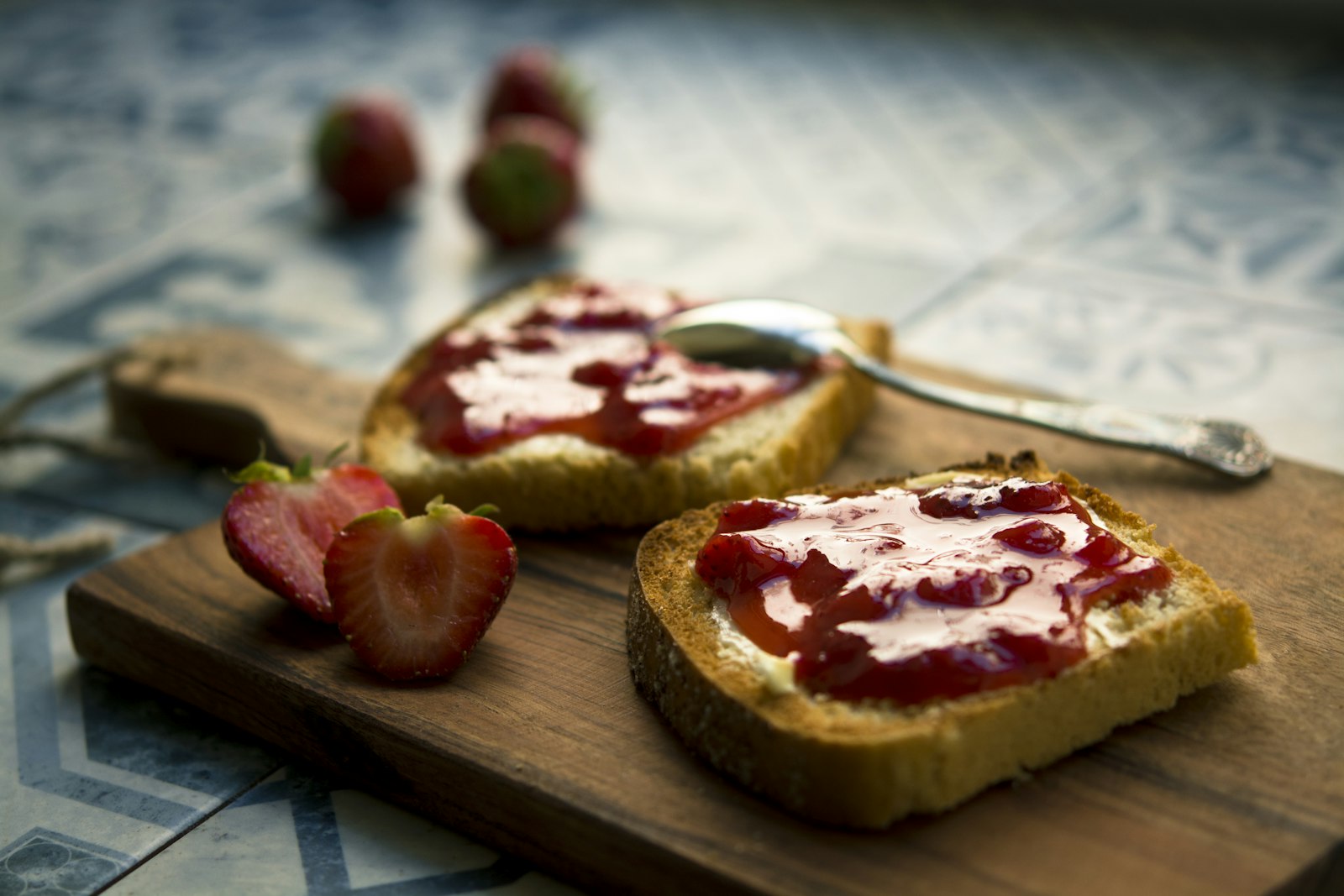 Nikon AF-S Micro-Nikkor 60mm F2.8G ED sample photo. Photo of bread with photography