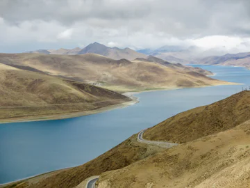 Yamdrok Tso Lake, Tibet, China