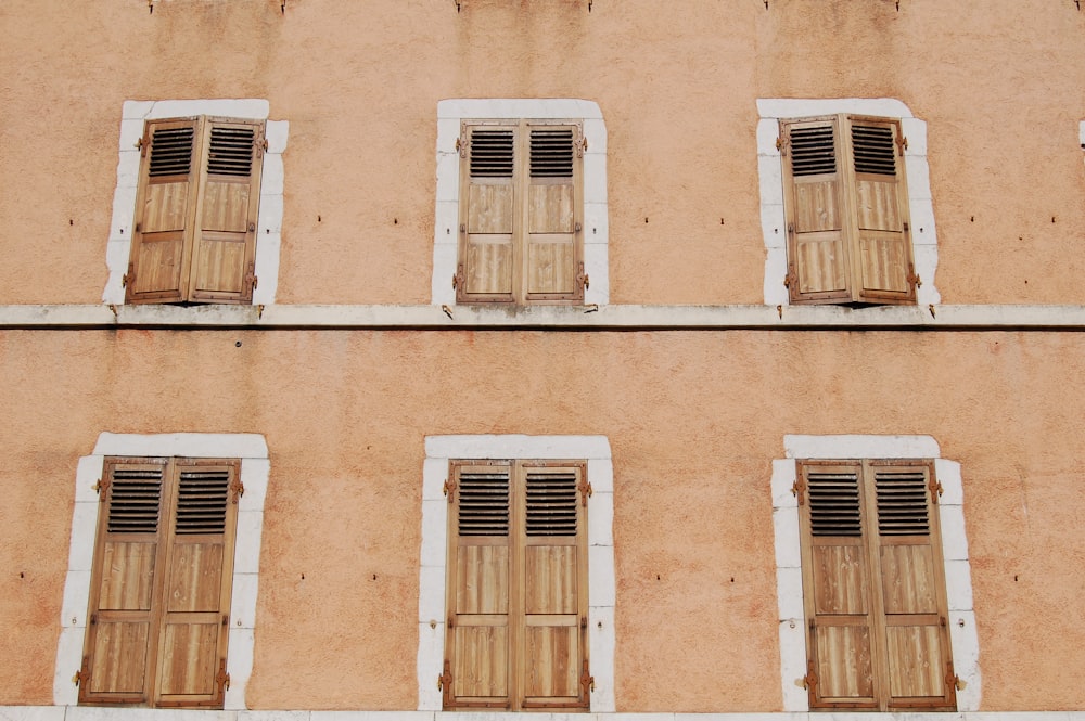 brown concrete building