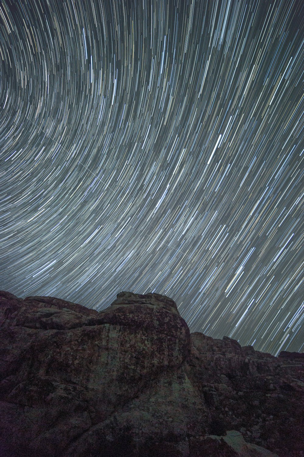 Foto time-lapse de la noche estrellada