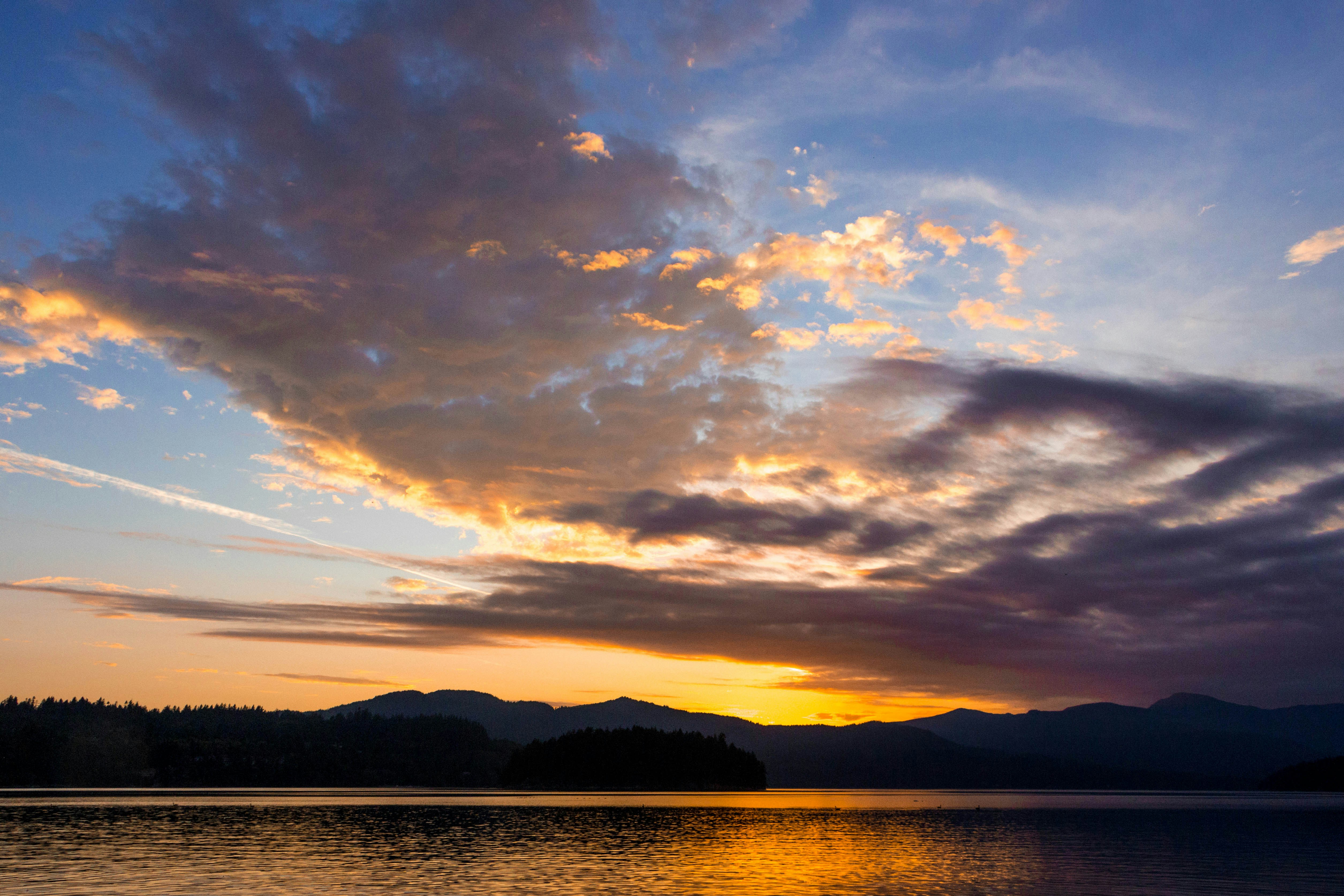 Free Unsplash photo from James Ho