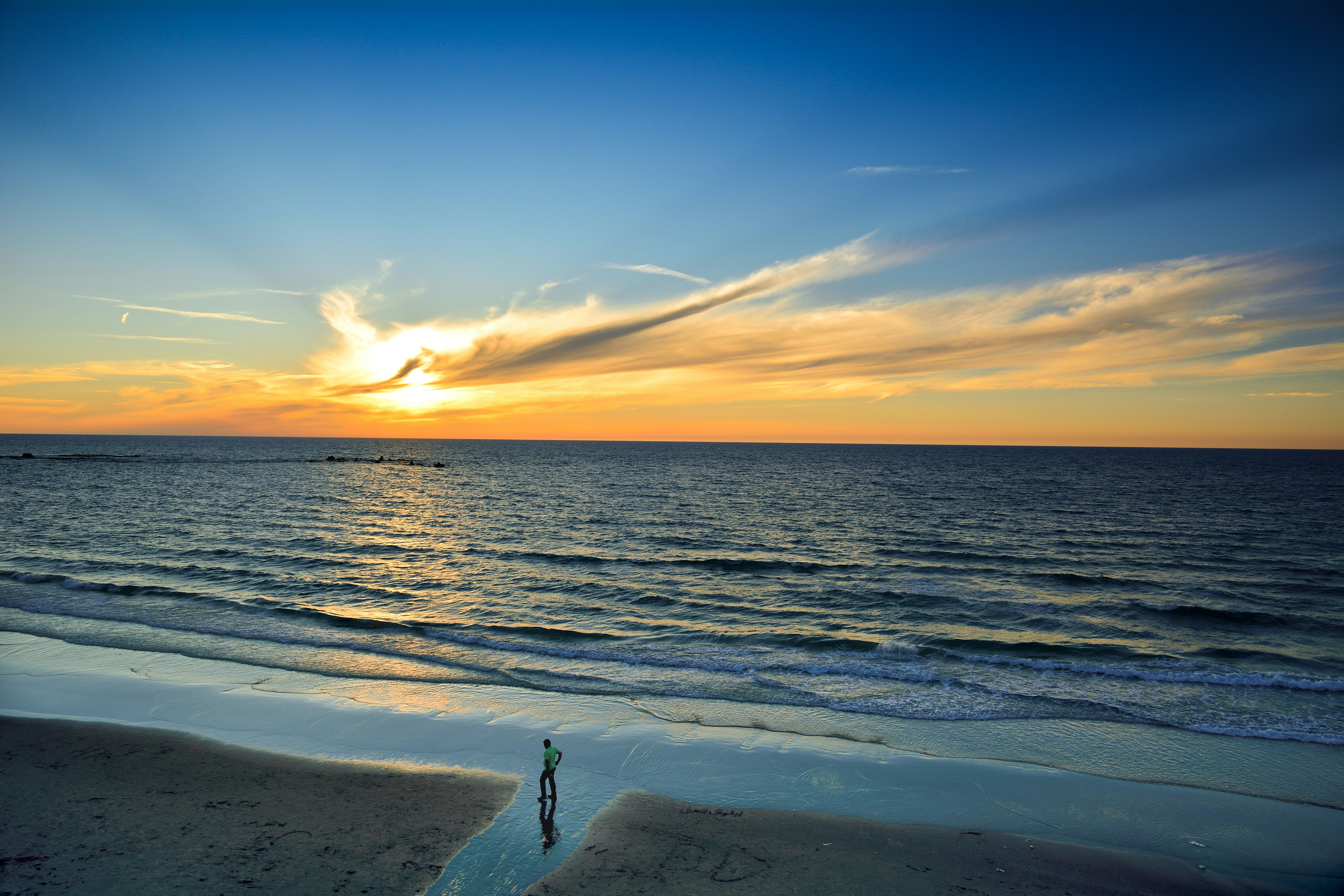 Free Unsplash photo from Josh Adamski