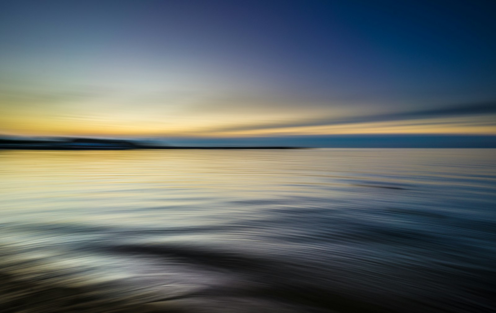 Sony a7R II + ZEISS Batis 18mm F2.8 sample photo. Sea at golden hour photography