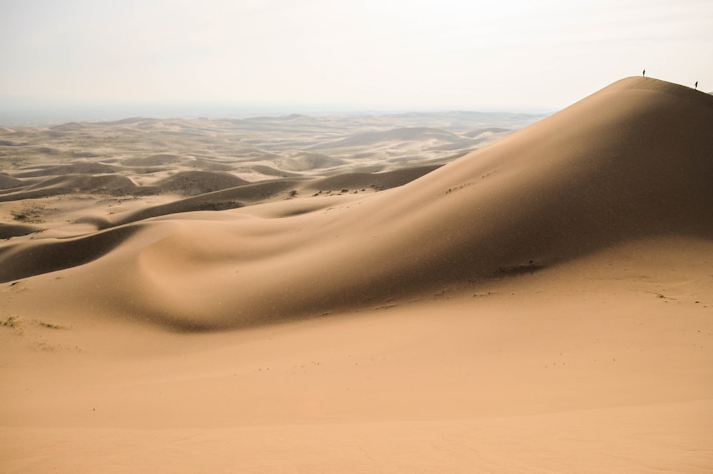 낮 동안의 사막 모래