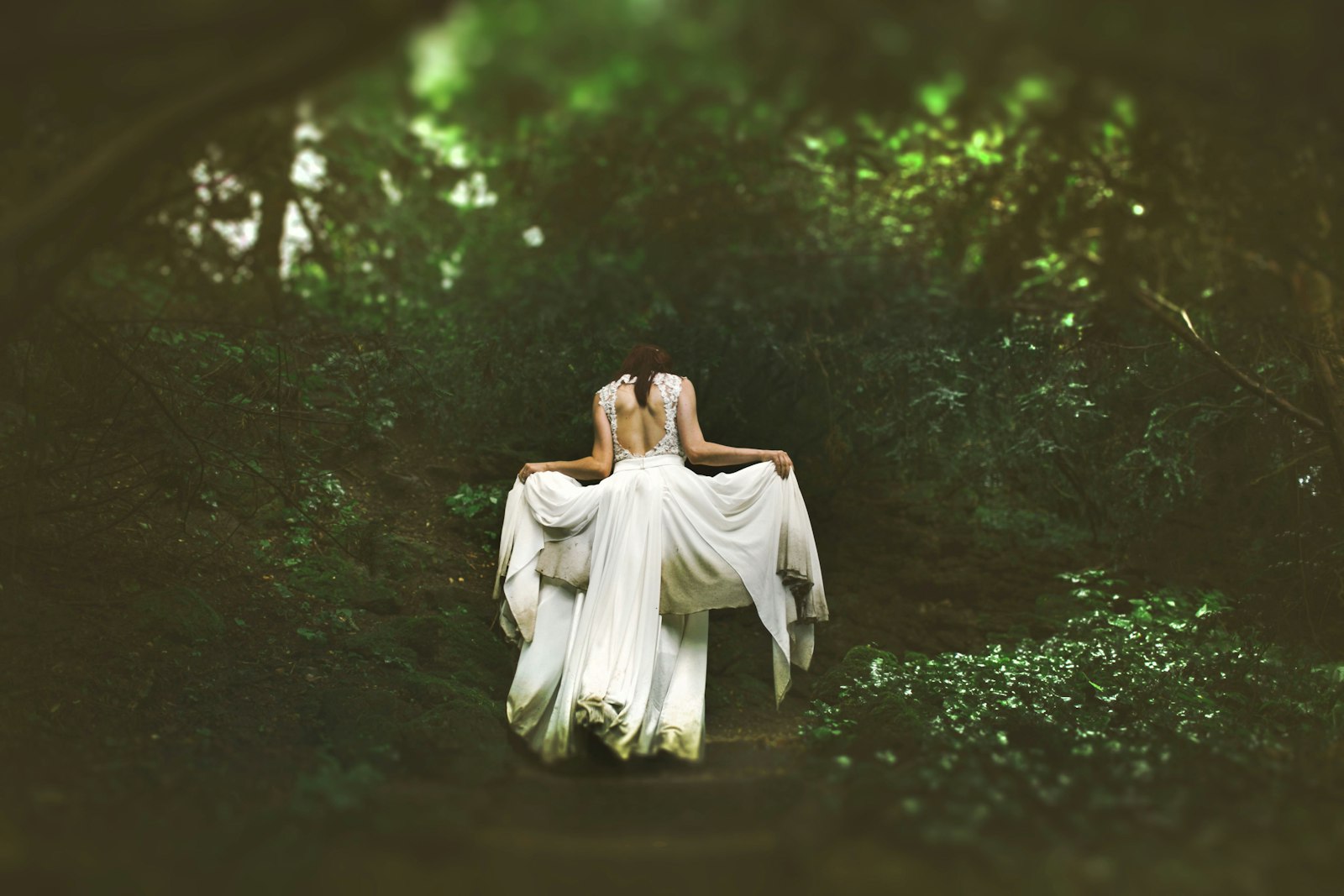 Canon EOS 6D + Canon EF 35mm F1.4L USM sample photo. Woman in white dress photography