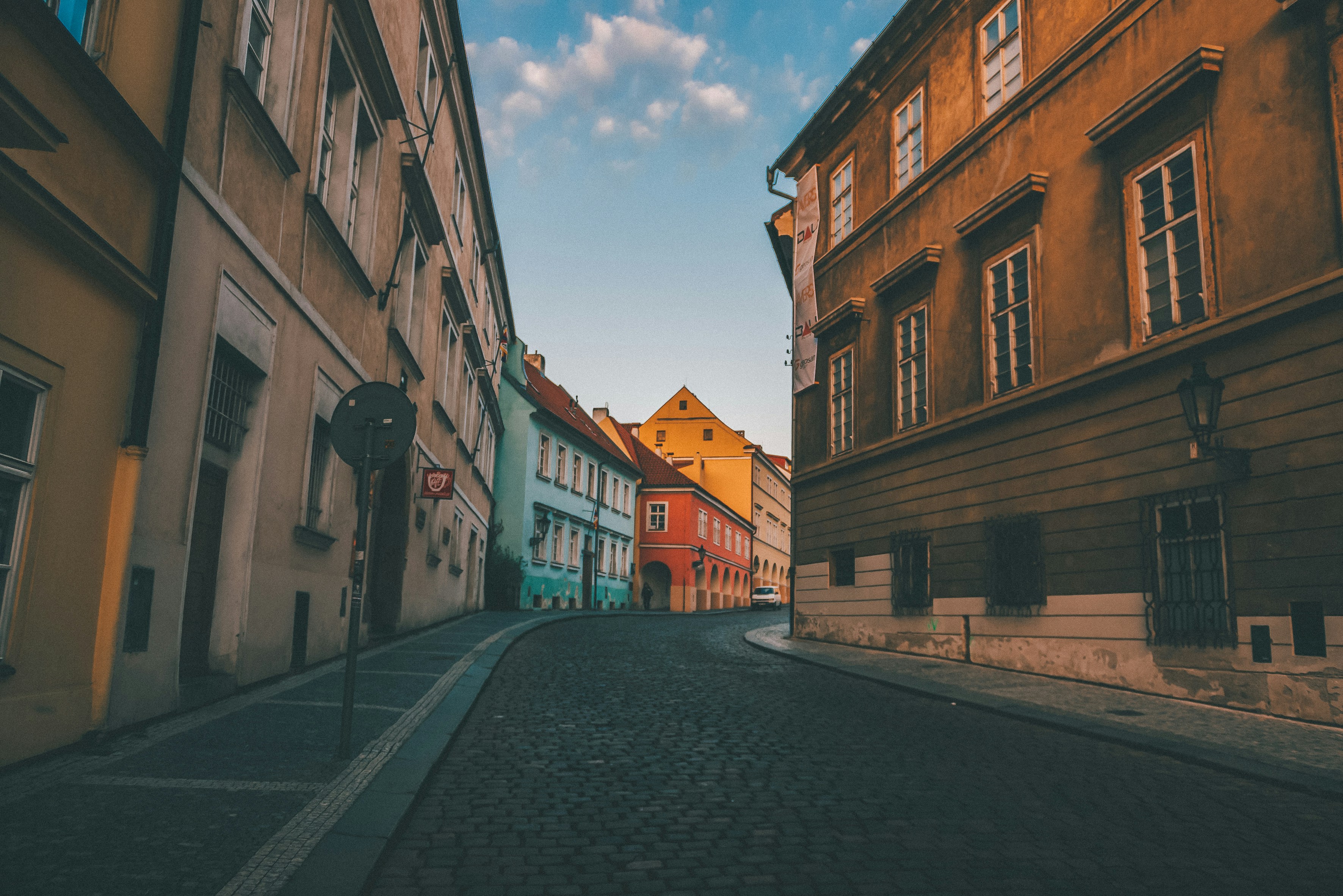 Free Unsplash photo from Lee Key