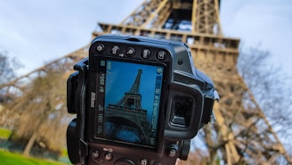 Screenshot of a well-ranked tourism article for Douai, highlighting SEO keywords and engaging content.