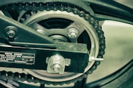 Diagram illustrating the linear drive and chain mechanism in action.