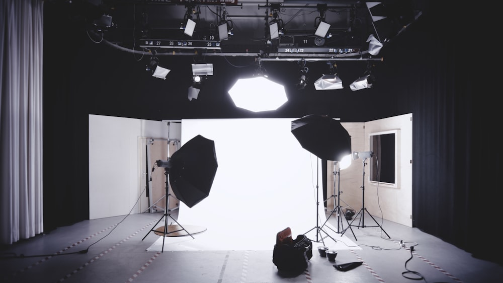 750 Studio Pictures Hd Download Free Images On Unsplash