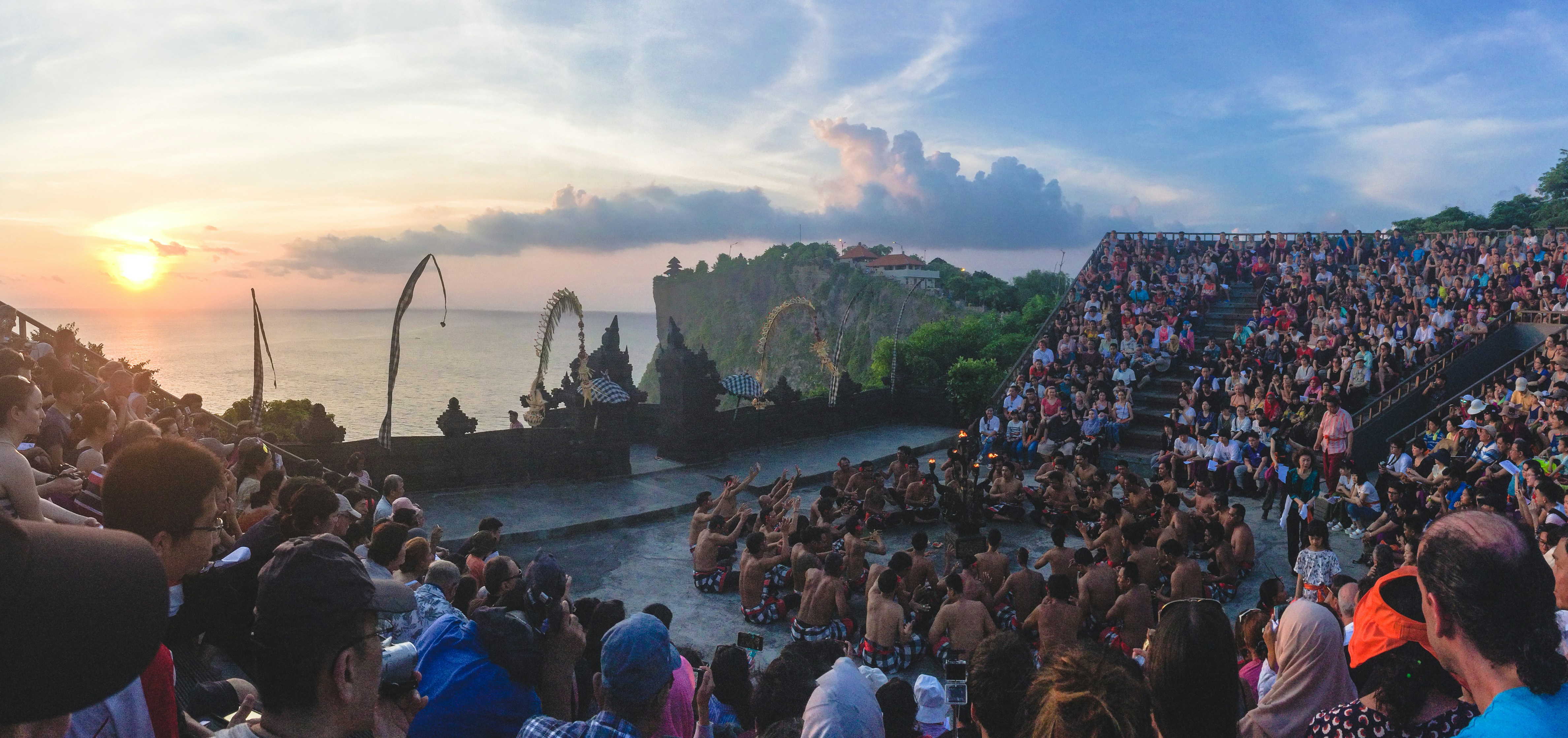 Tari Kecak: Menyelami Keindahan Tarian Tradisional Bali