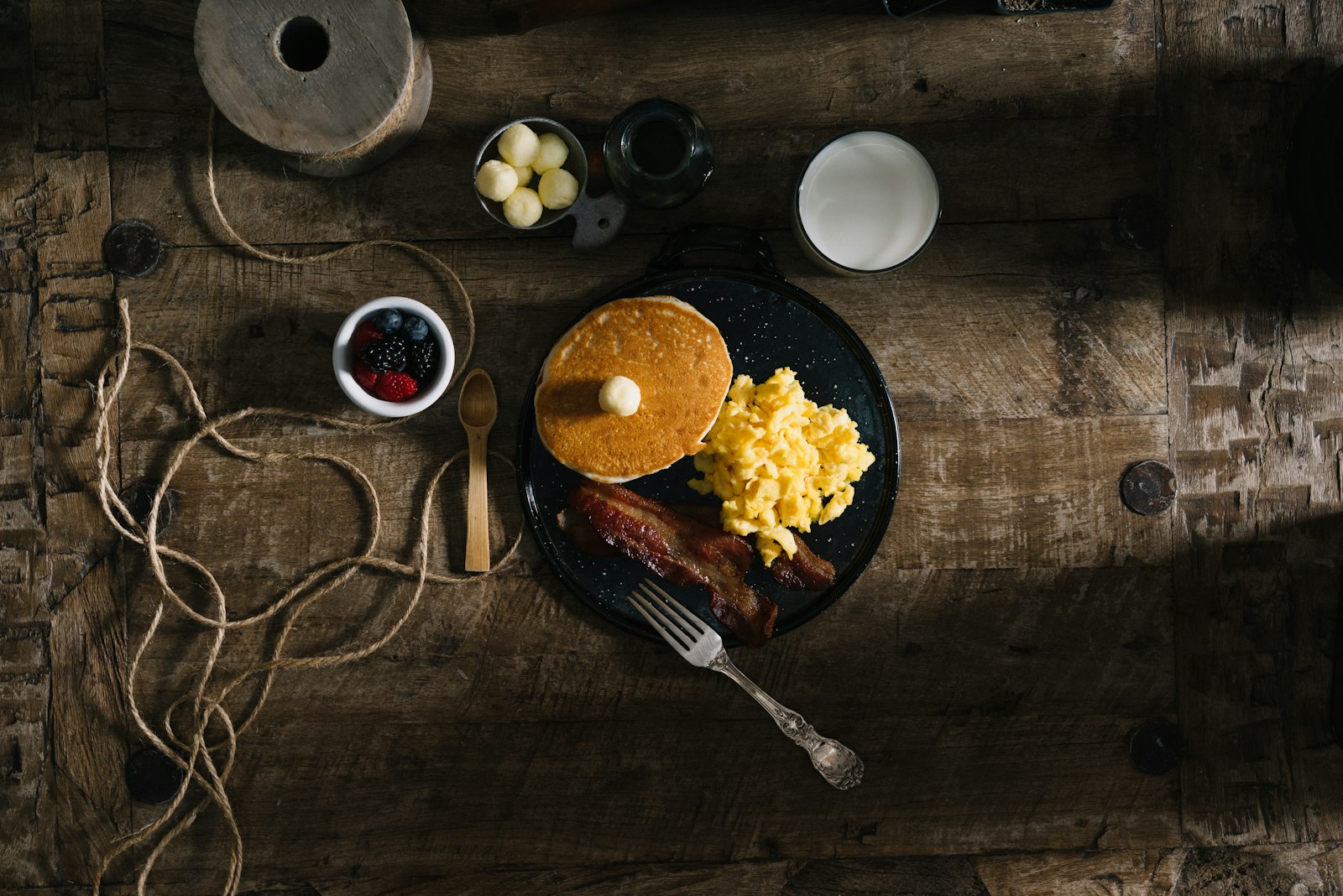 Sony a7R + Sony Sonnar T* FE 55mm F1.8 ZA sample photo. Baked pancake and egg photography