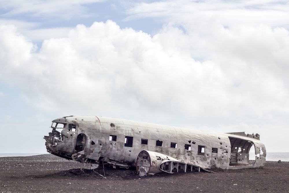 crashed airplane parts during daytime