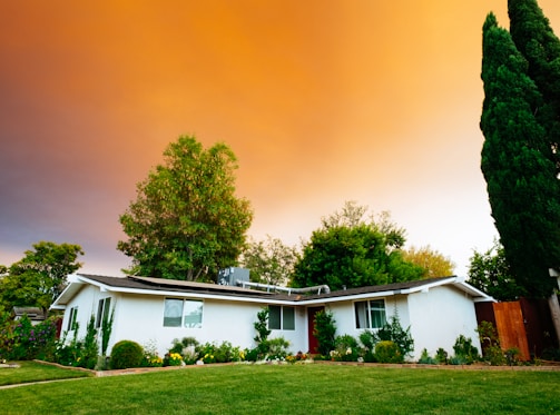 landscape photography of bungalow house