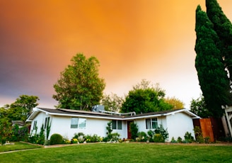 landscape photography of bungalow house