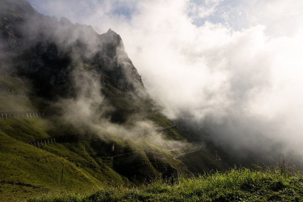 Fumée sur la montagne