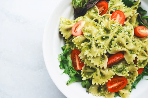 Food tracking counting calories nutrition | VitalHealth Hub