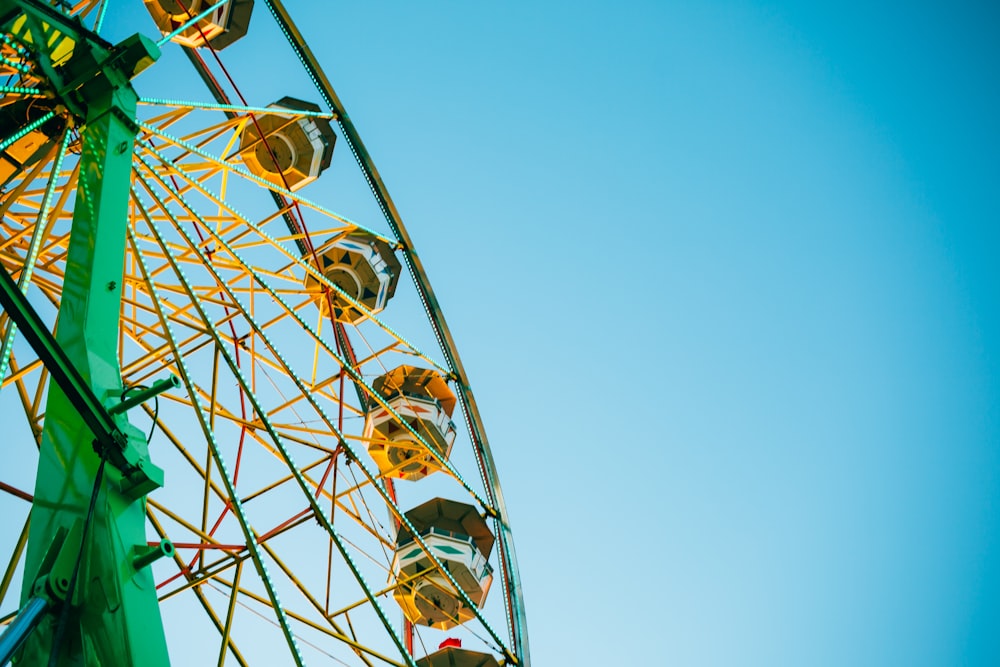 photo de grande roue verte