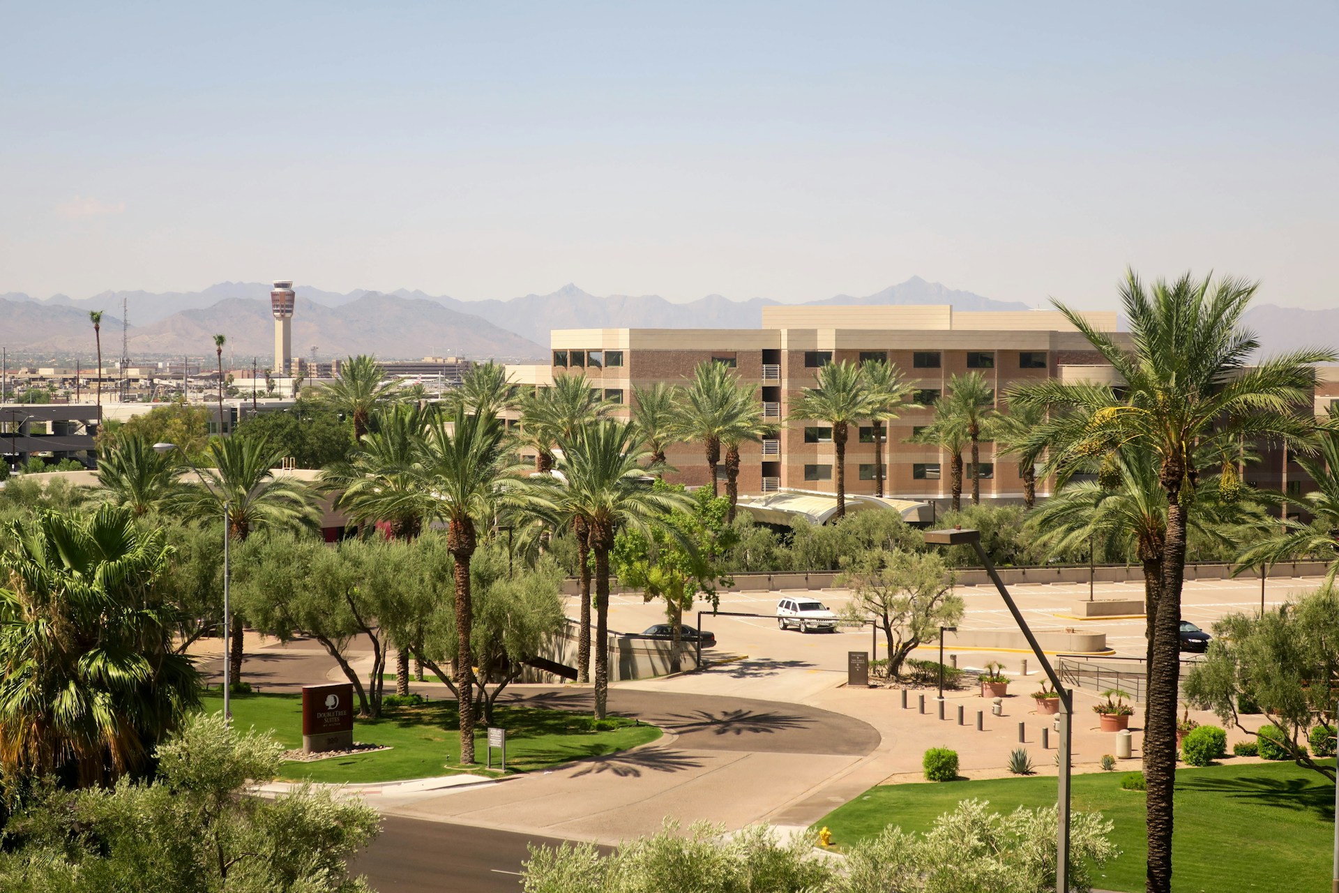 gray computer monitor