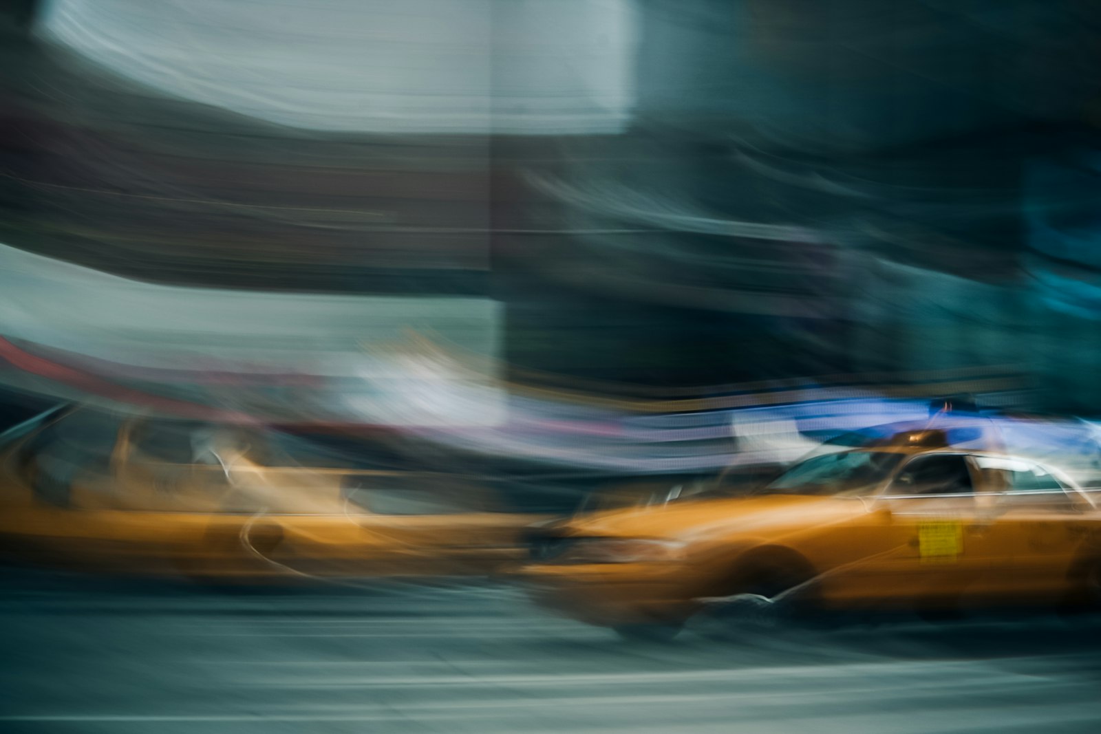 Canon EOS D30 sample photo. Yellow taxi cab on photography