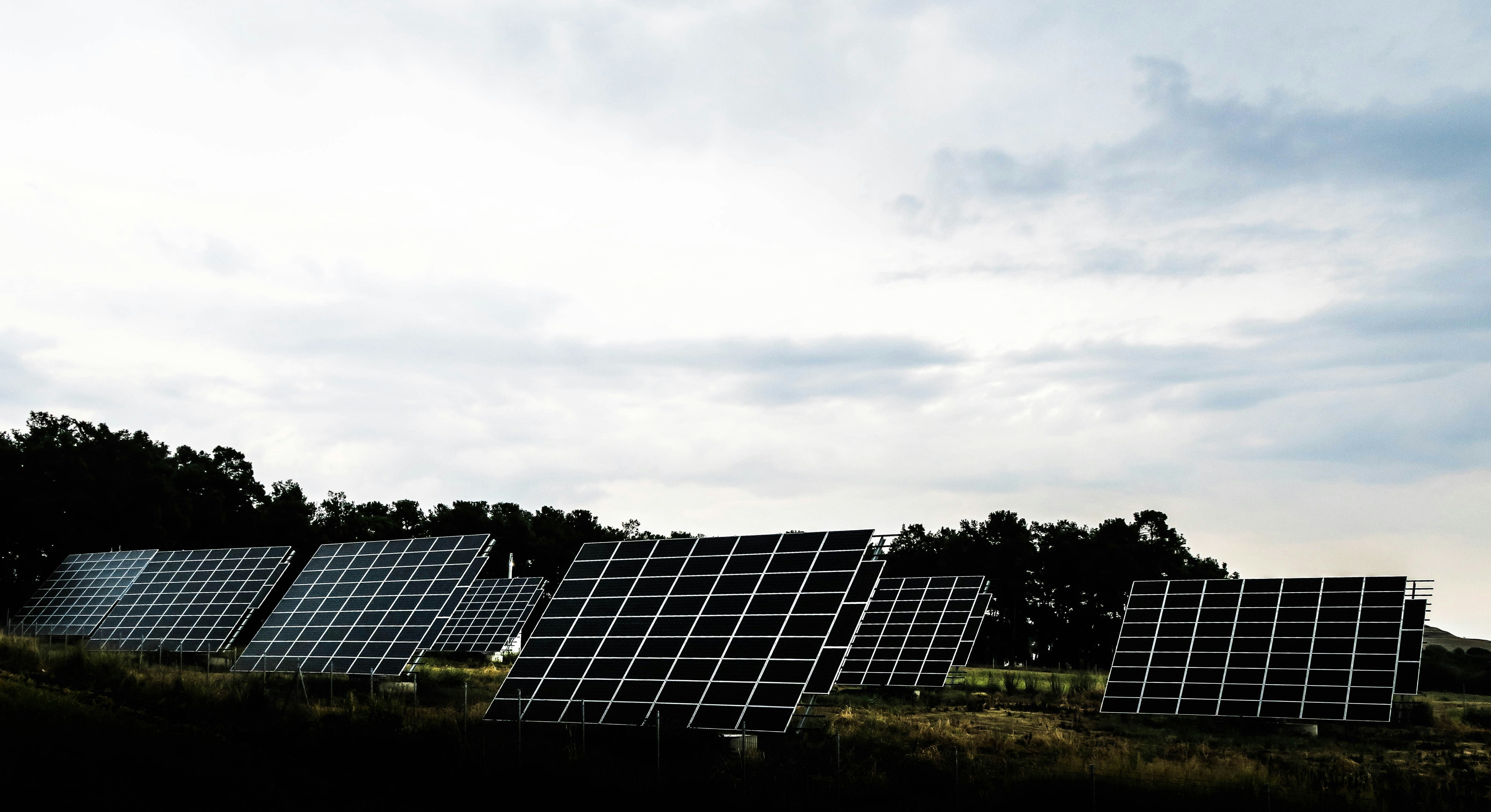 Panels solaires et bornes de recharge