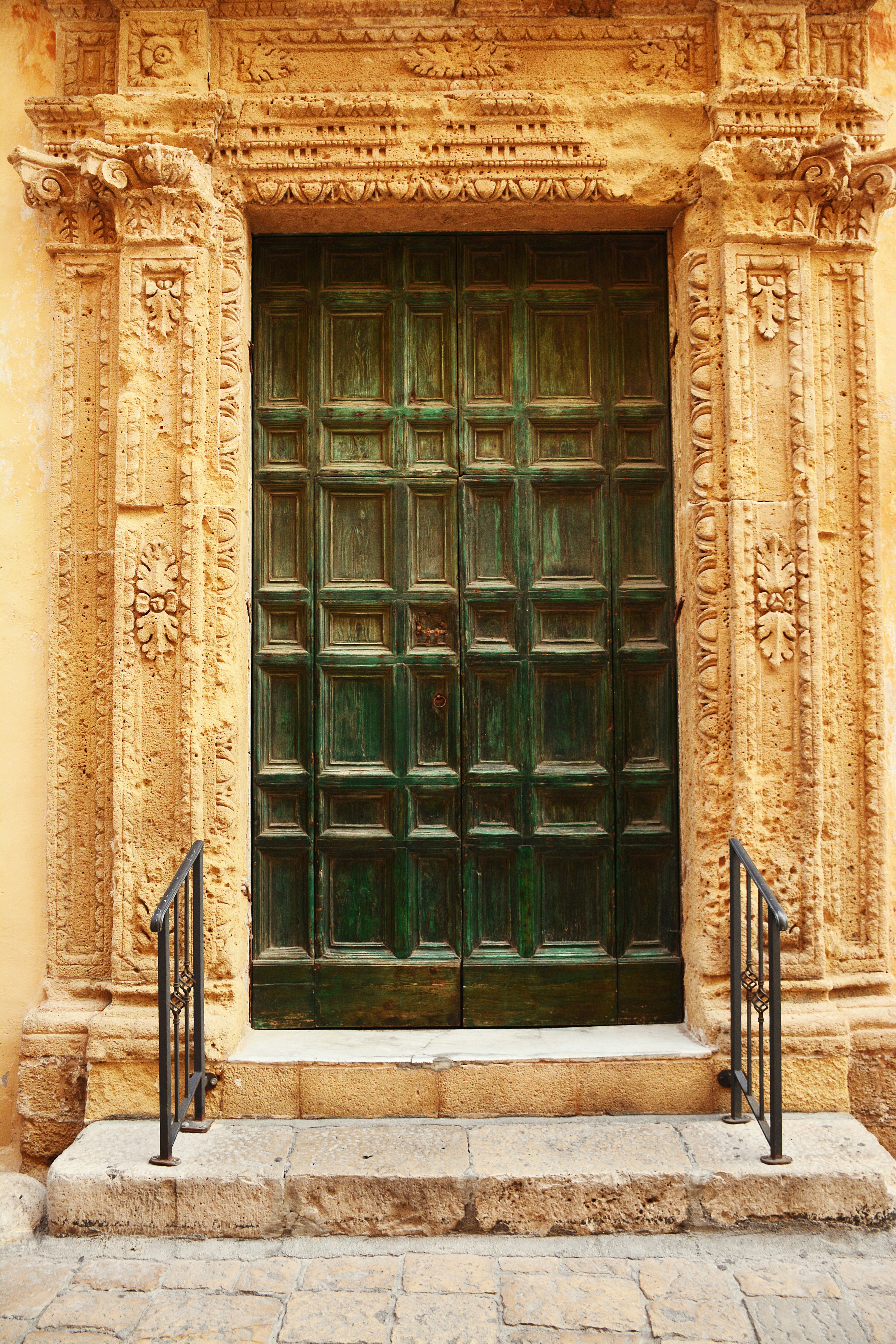 Free Unsplash photo from Bogdan Dada