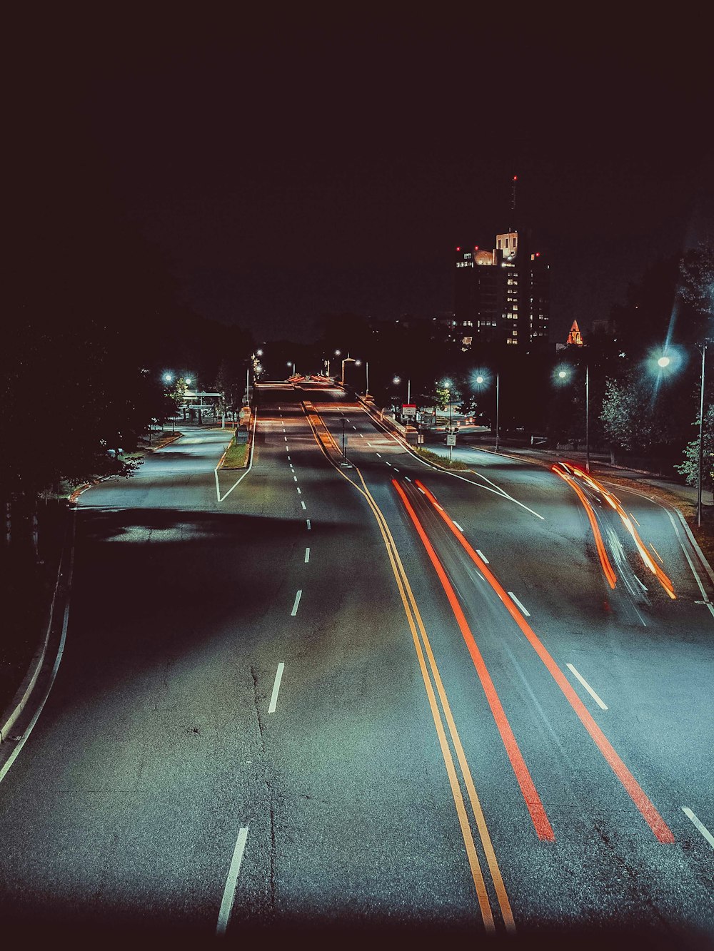 道路や車の長時間露光写真