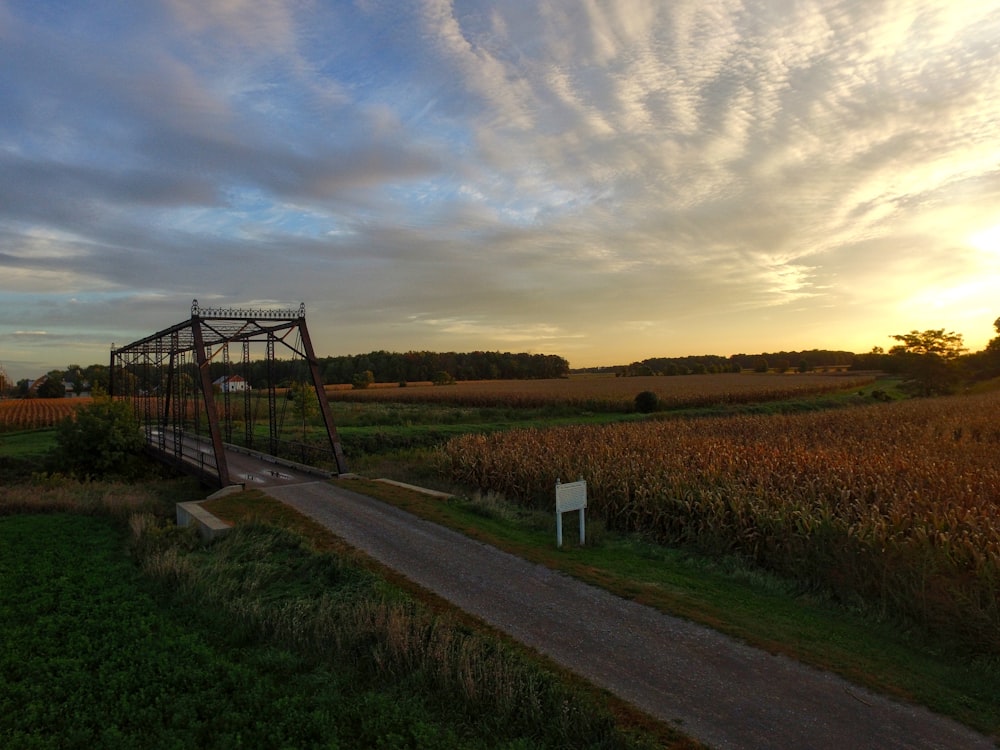 Brücke in der goldenen Stunde