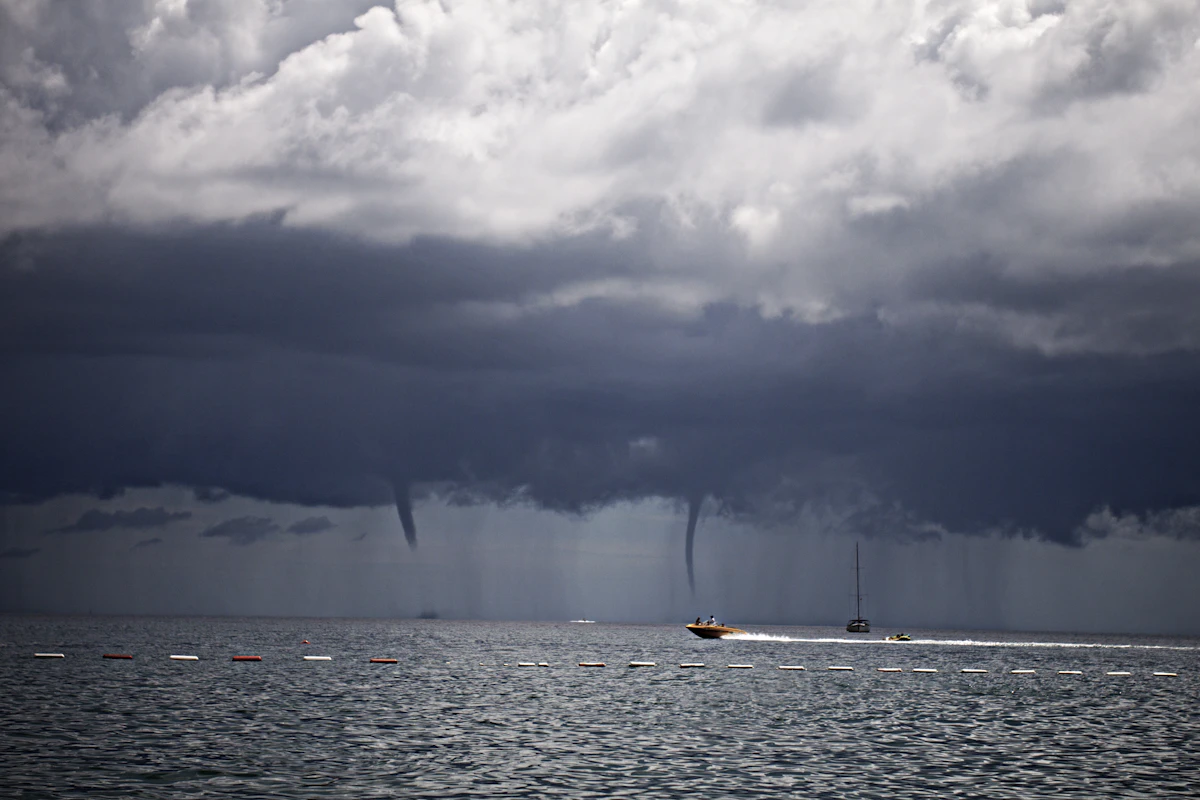 Jadranské mořské tornádo na pobřeží Dalmácie – Pine Tree Dalmatia blog