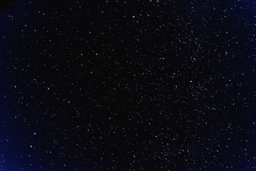 《星光落在窗台》场景图片