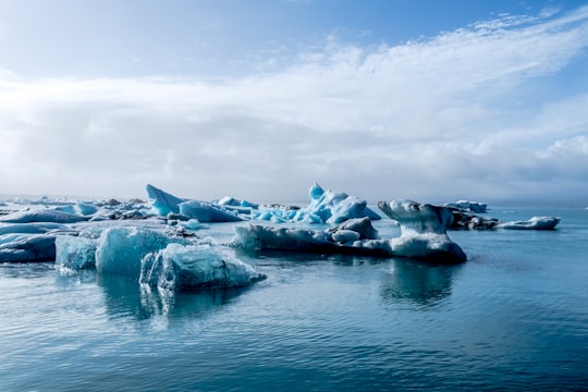 photo of ice bergs during daytime in Jökulsárlón Iceland