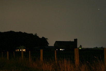 Photo 1475839872629 91d312f904ae?q=85&w=410&h=335&fit=crop