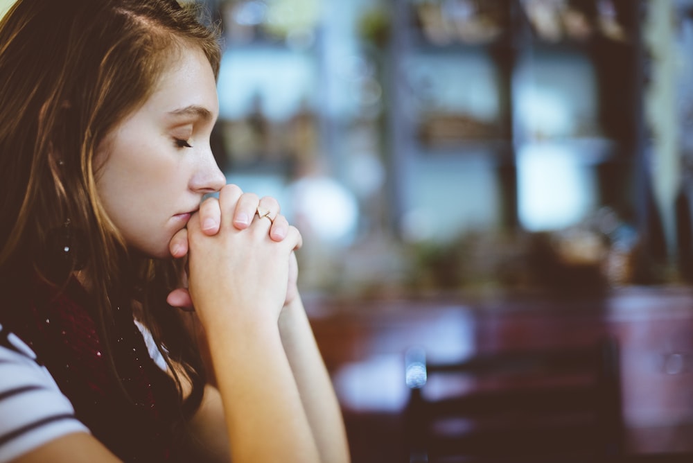 woman praying