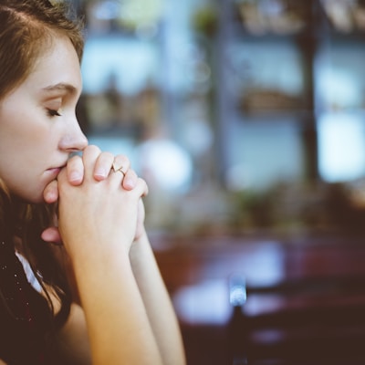 woman praying