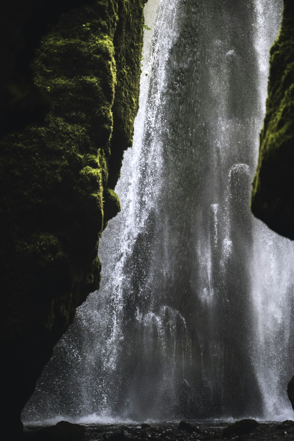 waterfalls at daytime