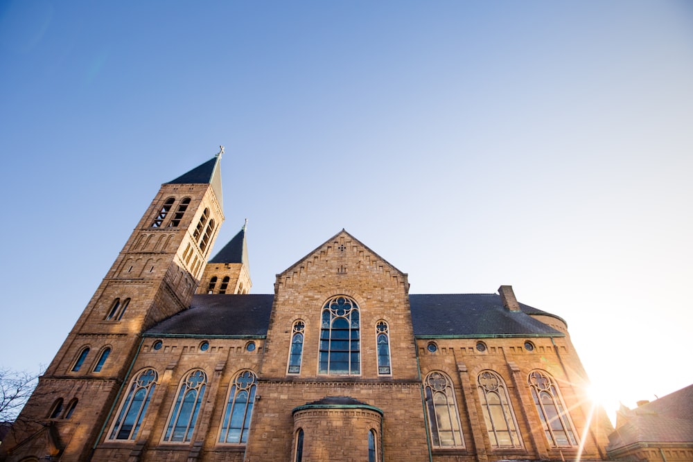 L’église brune