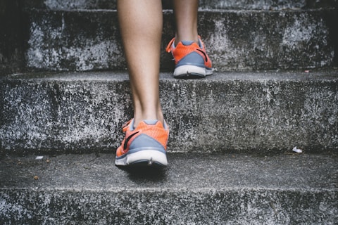 Runner in a city representing fitness and active lifestyle news