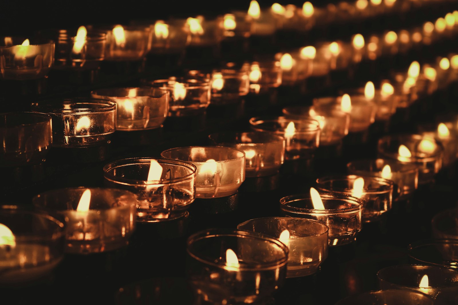 Canon EOS 70D sample photo. Lighted tealight candle holders photography