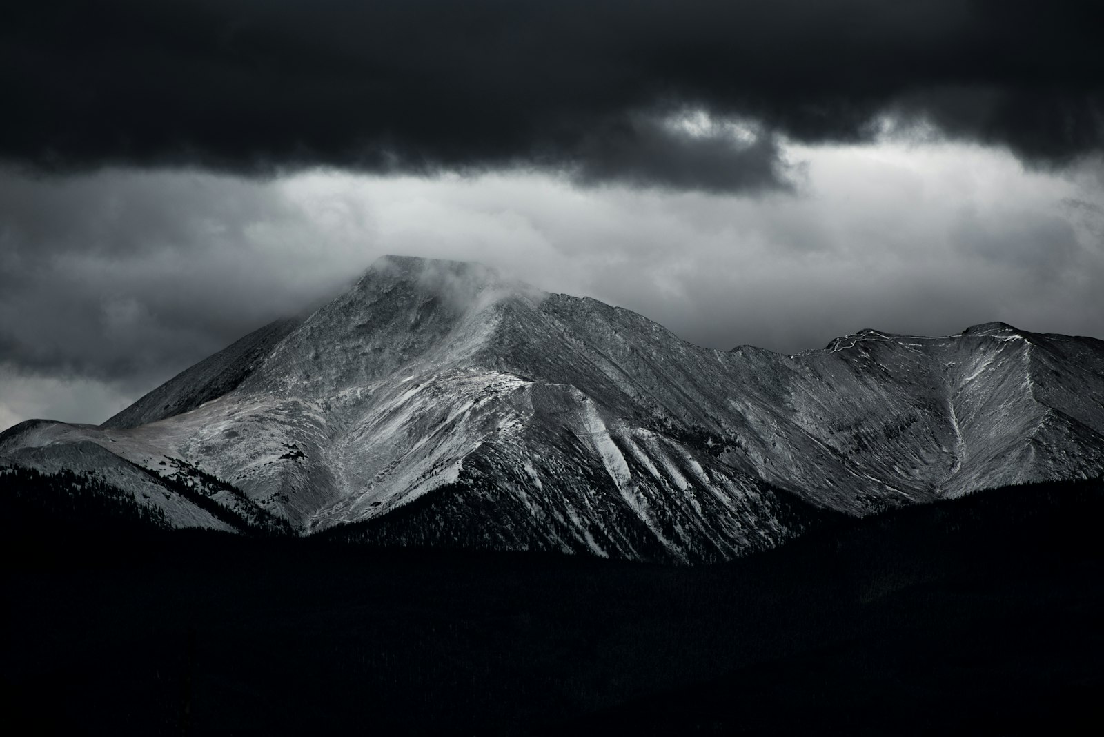 Nikon D750 + Nikon AF-S Nikkor 70-200mm F2.8G ED VR II sample photo. Grayscale photo of mountains photography
